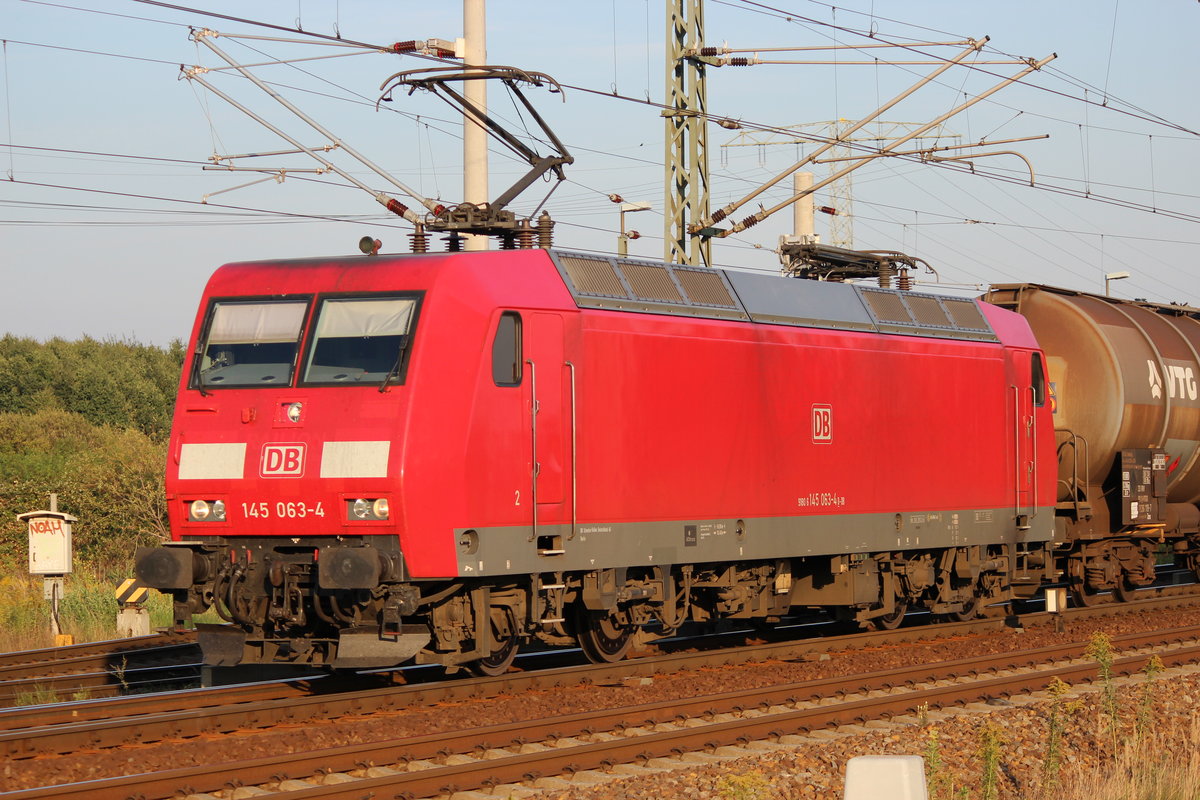 145 063 am 08.09.2016 in Leipzig Stahmeln Richtung Halle unterwegs