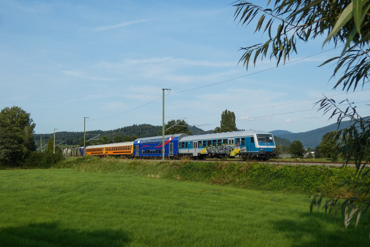 145 087 hinten an DPN S2 88399 (Waldkirch - Freiburg Hbf) am 21.08.2021 bei Denzlingen.