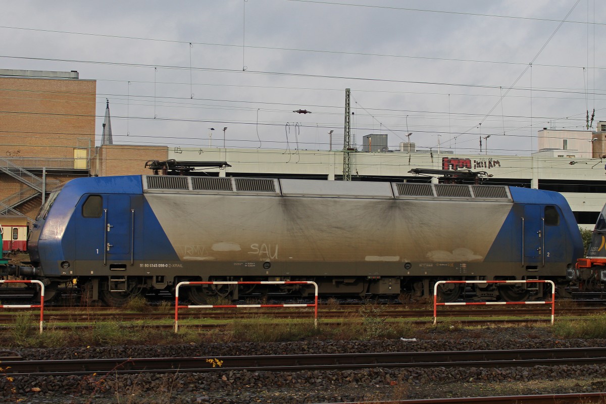 145 098 am 7.12.13 abgestellt in Krefeld Hbf.