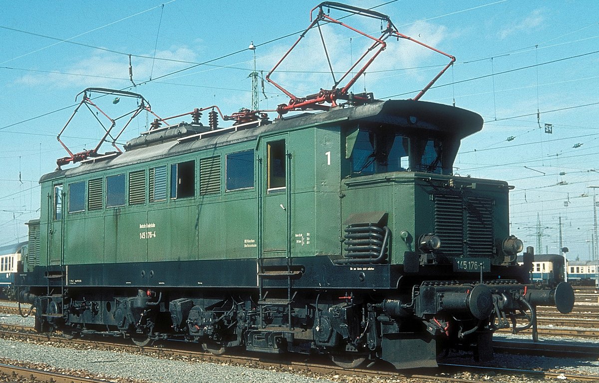 145 176  M. - Pasing  15.10.82  