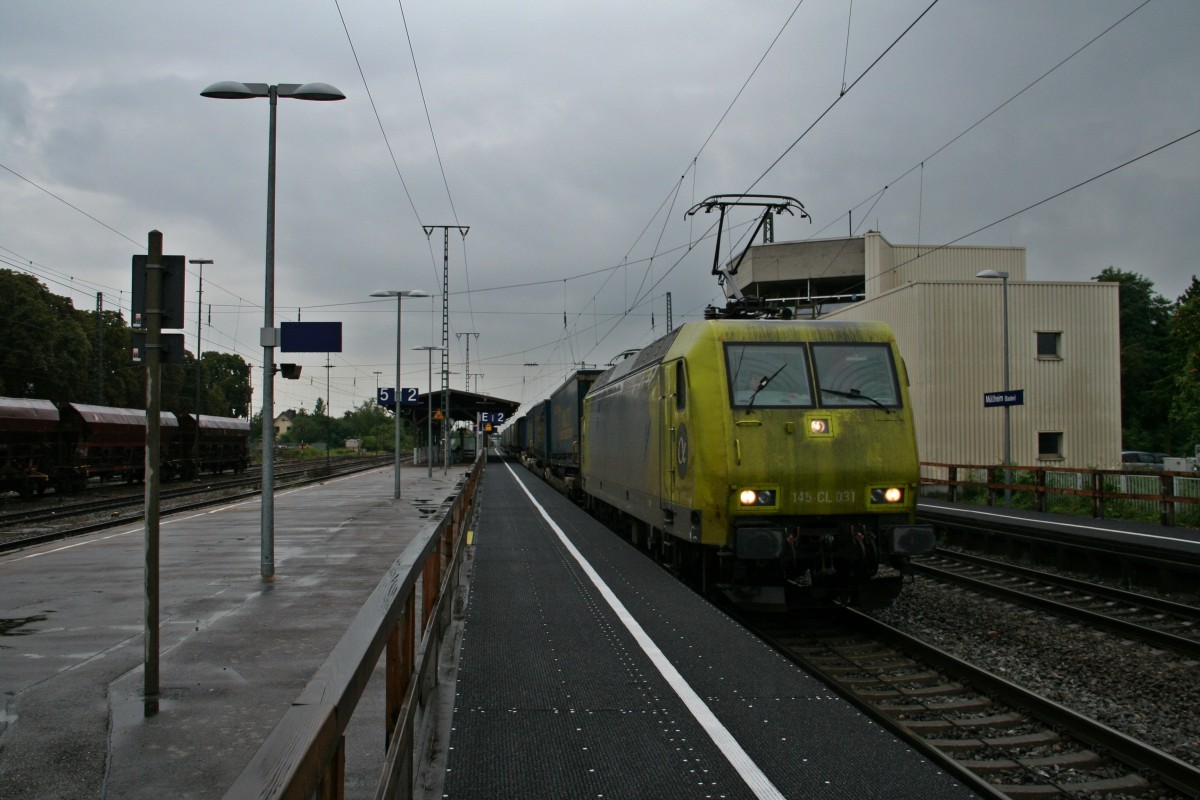 145-CL 031 mit einem KLV-Zug auf dem gen Sden, welchen sie bis Basel SBB Rbf bespannen wird, am Nachmittag des verregneten 30.07.14 im Bahnhof Mllheim (Baden).