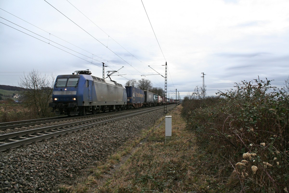 145-CL 202 mit einem KLV-Zug gen Norden am nachmittag des 14.02.14 sdlich des Bahnhof Mllheim (Baden).
