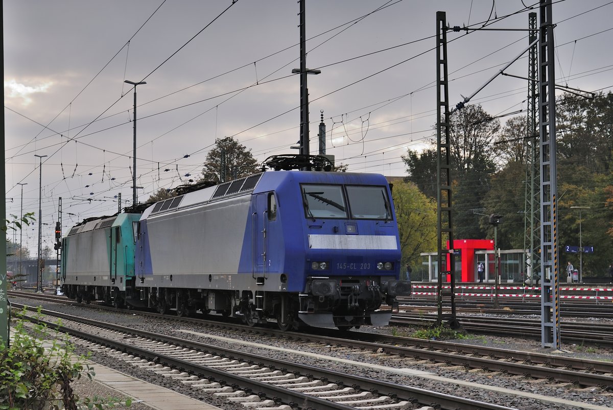 145-CL-203 XRAIL und 185 576-6 XRAIL stehen kalt am 27.10.2016 im Aachener West Bahnhof
