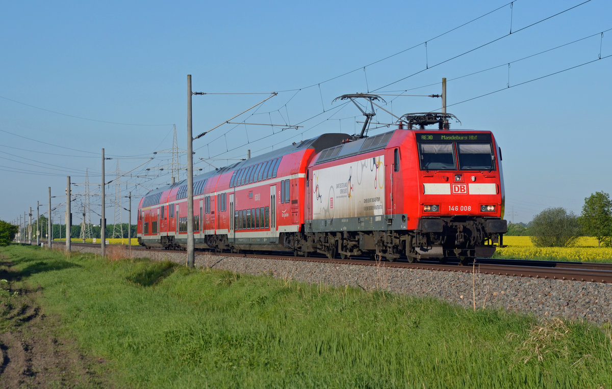 146 008 führte am Morgen des 05.05.18 einen RE durch Braschwitz Richtung Magdeburg.