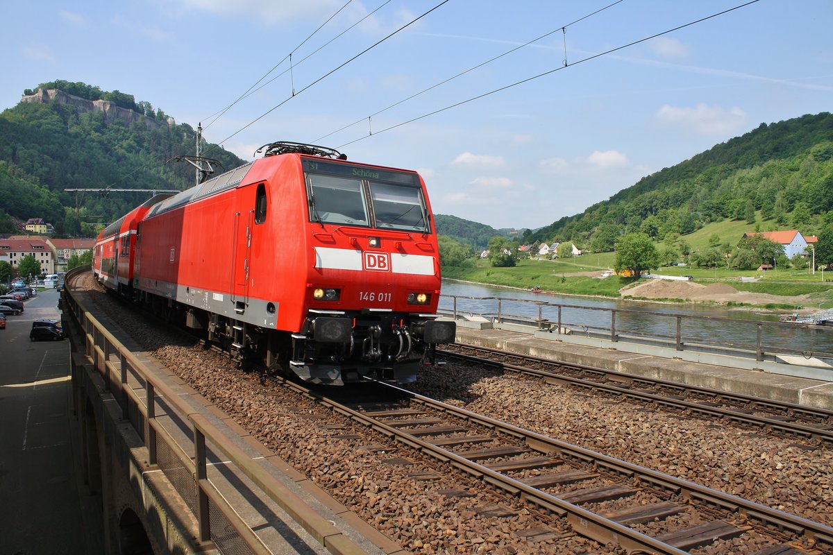 146 011 erreicht am 11.5.2018 mit der S1 von Meißen Triebischtal nach Schöna den Bahnhof Königstein in der sächsischen Schweiz.