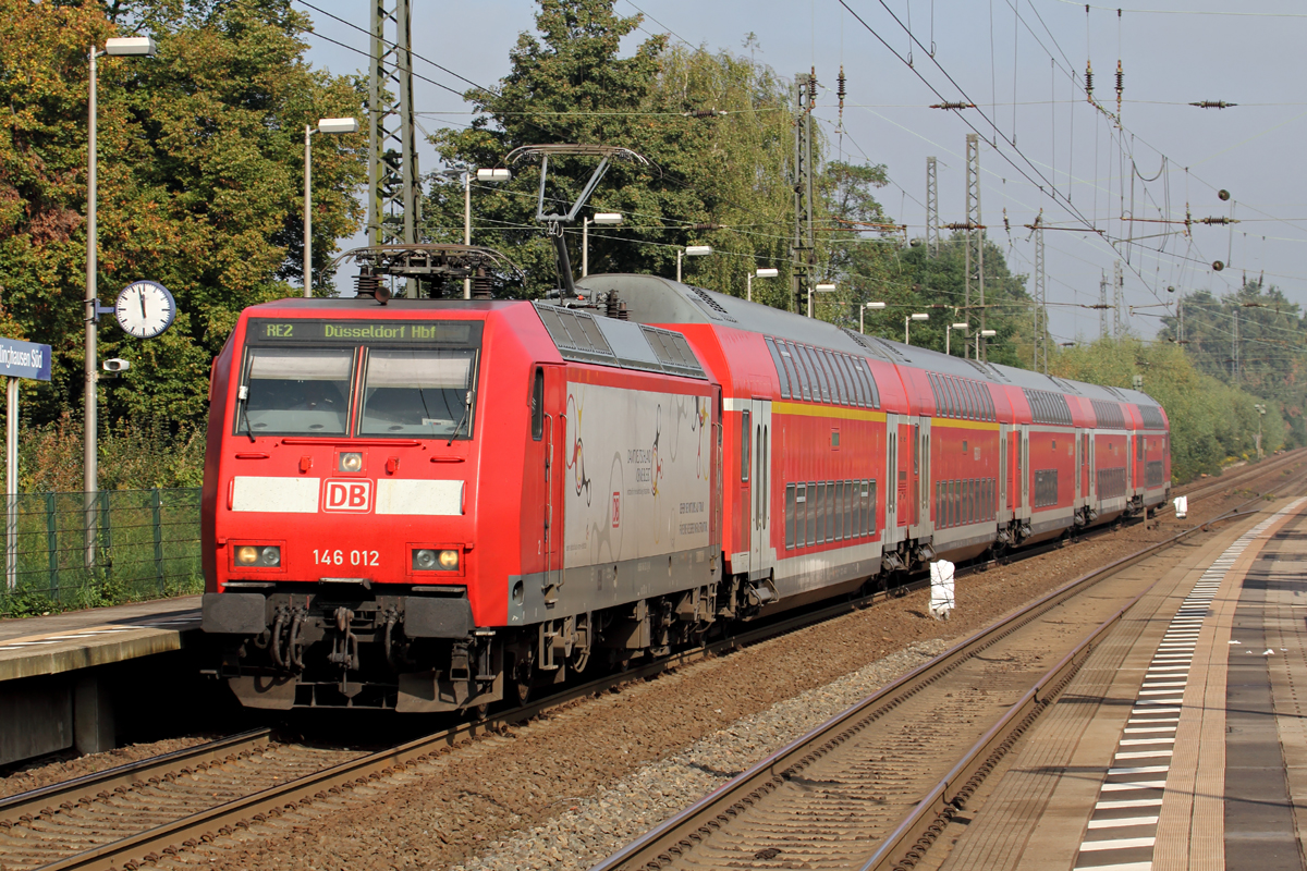 146 012 mit RE 2 nach Düsseldorf Hbf. bei der Durchfahrt in Recklinghausen-Süd 27.9.2014