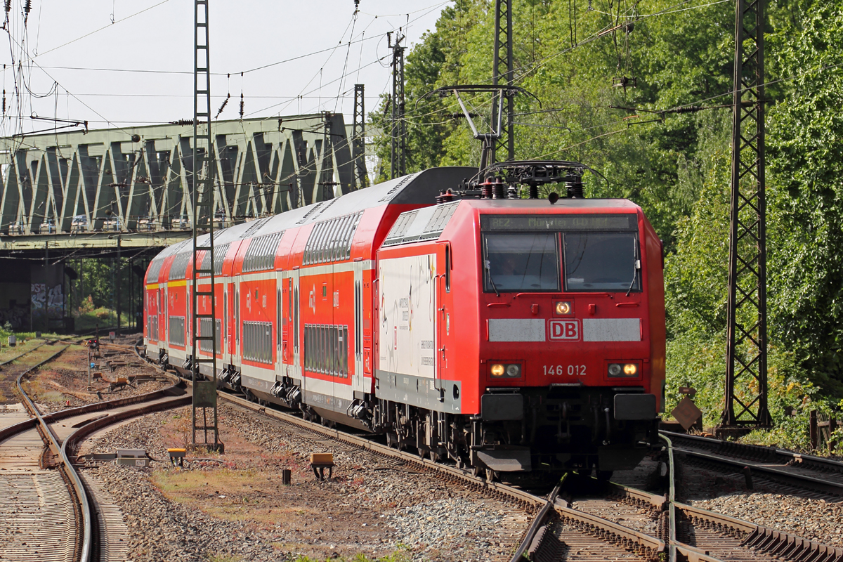 146 012 mit RE 2 nach Münster Hbf. durchfährt Recklinghausen-Süd 11.5.2015
