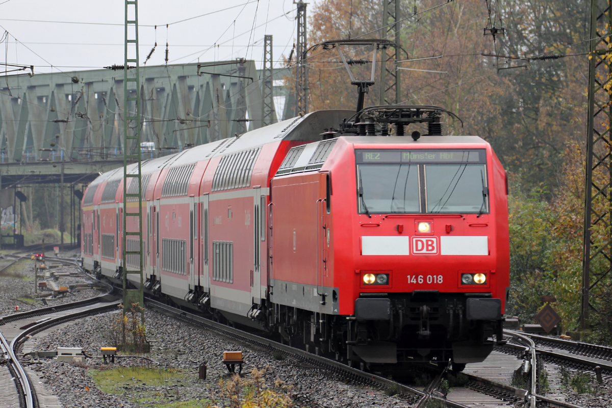 146 018 mit RE 2 nach Münster Hbf. durchfährt Recklinghausen-Süd 15.11.2014