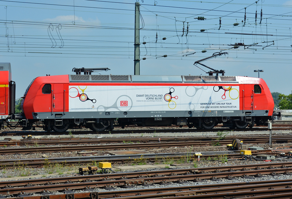 146 020-3 Lokportrait, zwischen Hbf Köln und Hohenzollernbrücke - 31.07.2014