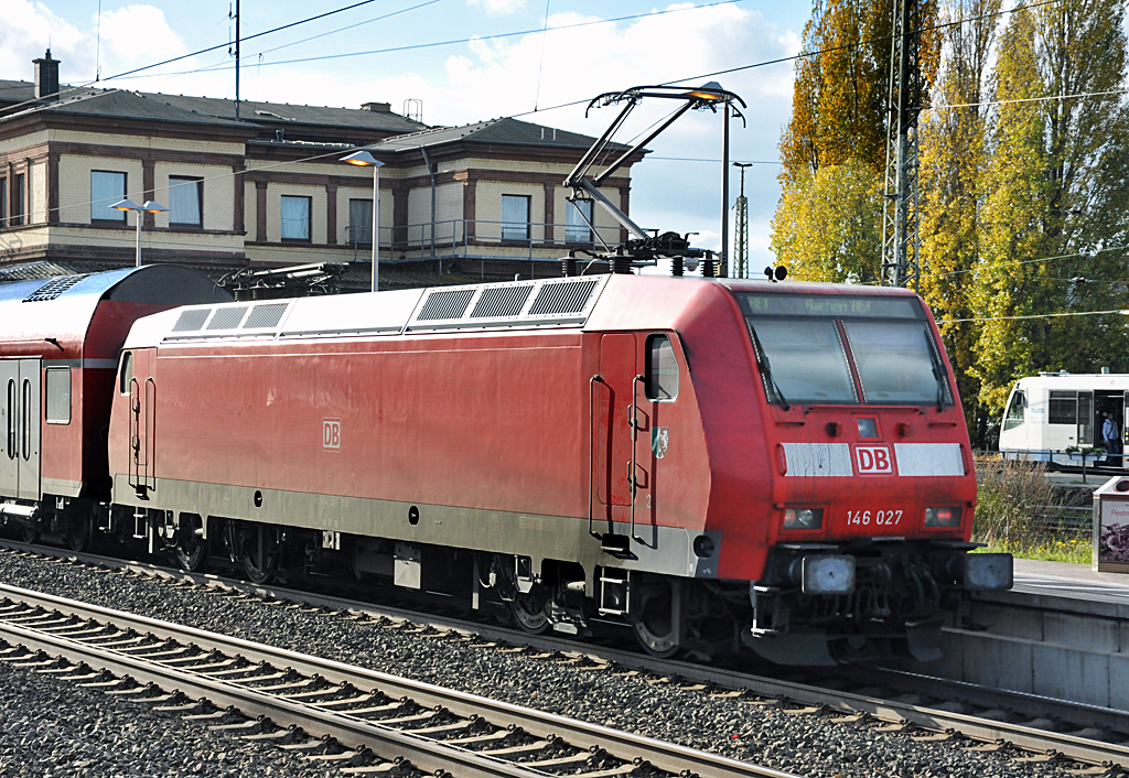 146 027 als Schublok für RE1 im Bf Düren - 13.11.2013