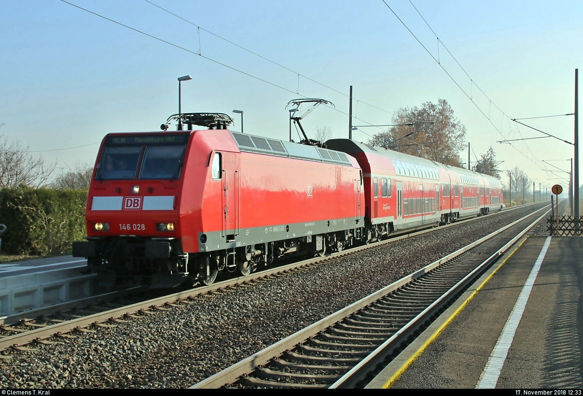 146 028 der Elbe-Saale-Bahn (DB Regio Südost) als RE 16318 (RE30) von Halle(Saale)Hbf nach Magdeburg Hbf steht im Hp Weißandt-Gölzau auf der Bahnstrecke Magdeburg–Leipzig (KBS 340).
[17.11.2018 | 12:33 Uhr]