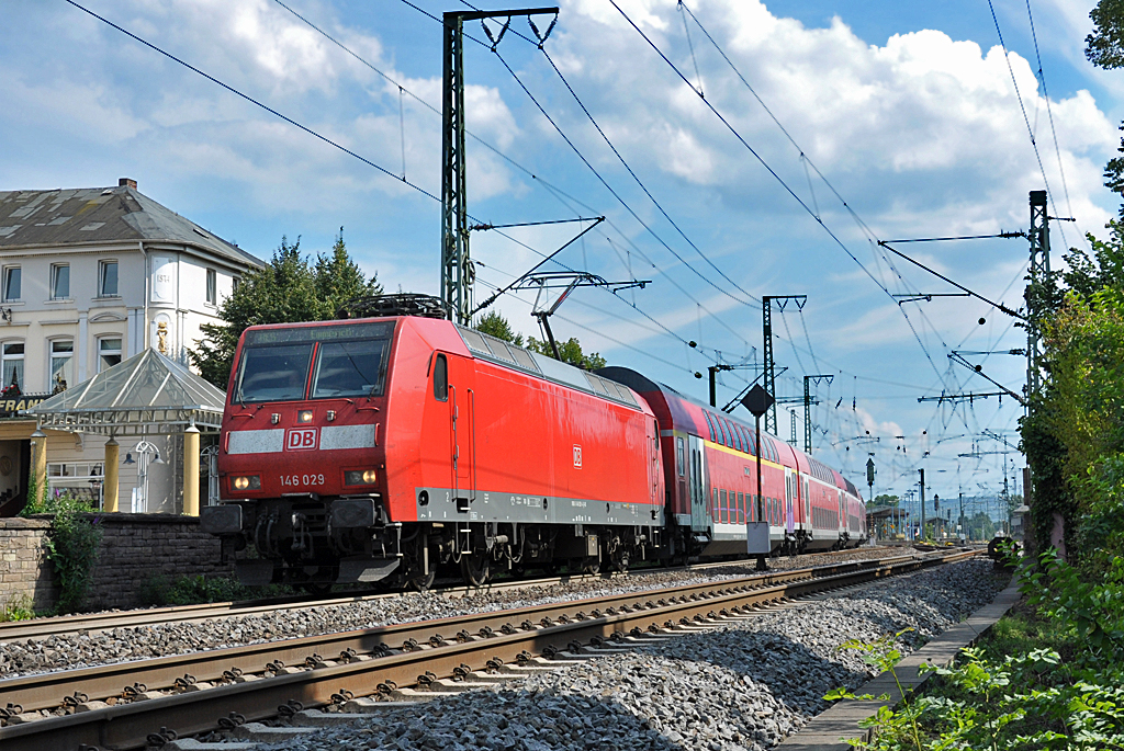 146 029 RE5 nach Emmerich verlt den Bf Remagen - 29.08.2013