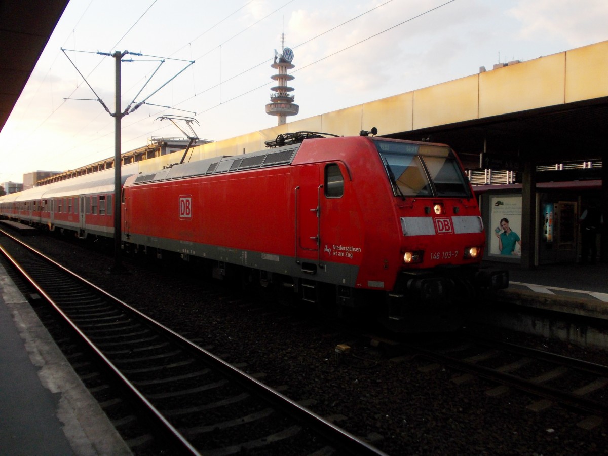 146 103-7, mit RE nach Wolfsburg, am 28.08.2013