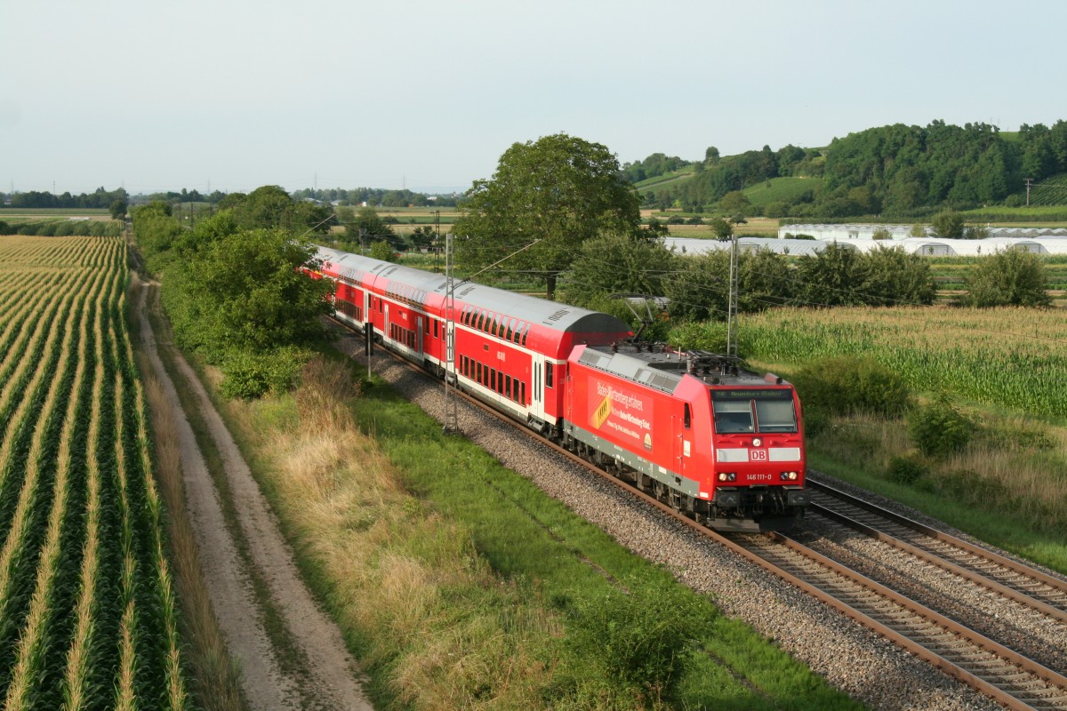 146 111-0 mit einer RB nach Neuenburg (Baden) am Abend des 02.08.13 bei Hgelheim.