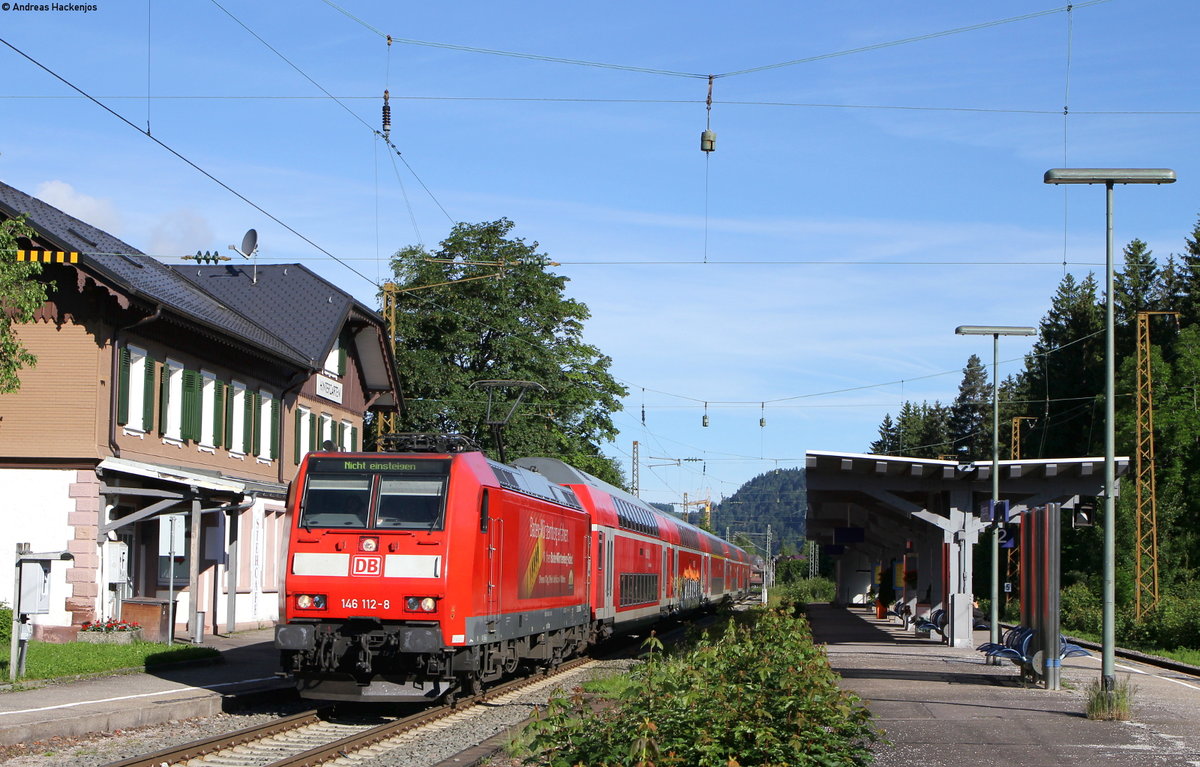 146 112-8 mit dem Lr 706** (Freiburg(Brsg)Hbf-Titisee) in Hinterzarten 20.6.16