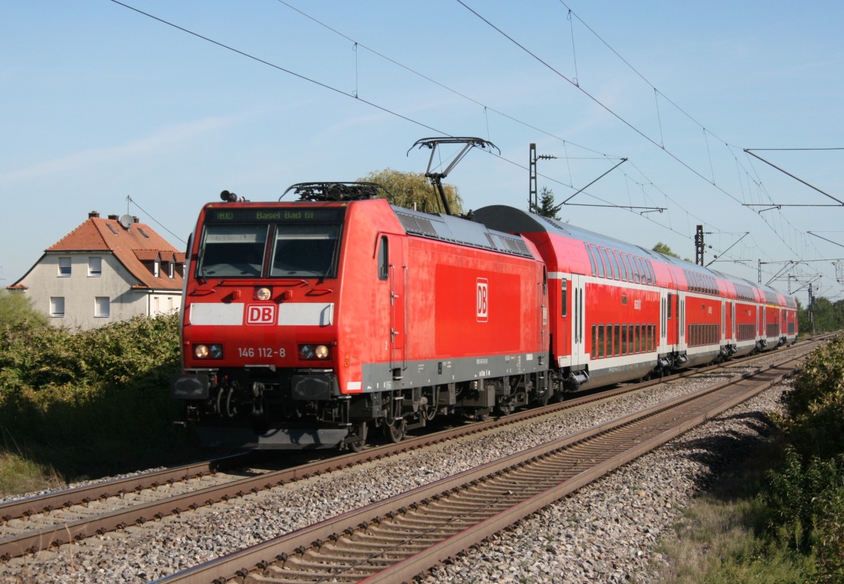 146 112 mit RE 26511 (Offenburg–Basel Bad Bf) am 20.09.2012 in Buggingen