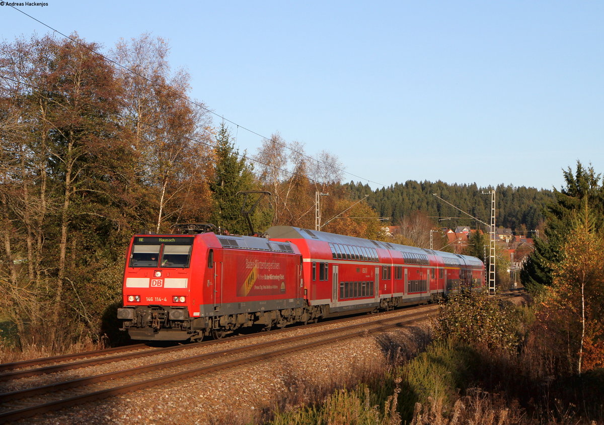 146 114-4 mit dem RE 4722 (Konstanz-Hausach) bei St.Georgen 1.11.17