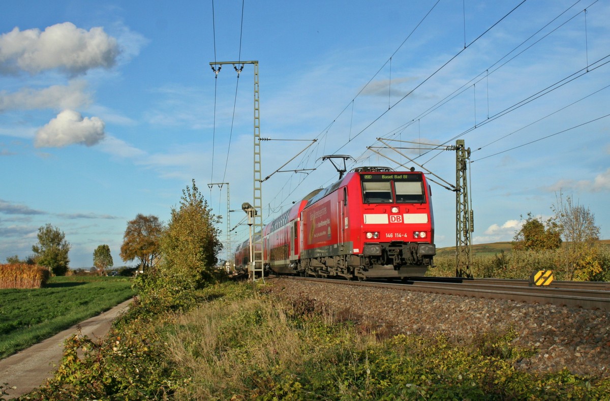 146 114-4 mit einem RE nach Basel Bad. Bf am Nachmittag des 09.11.13 bei der Einfahrt in den Bahnhof Mllheim (Baden).