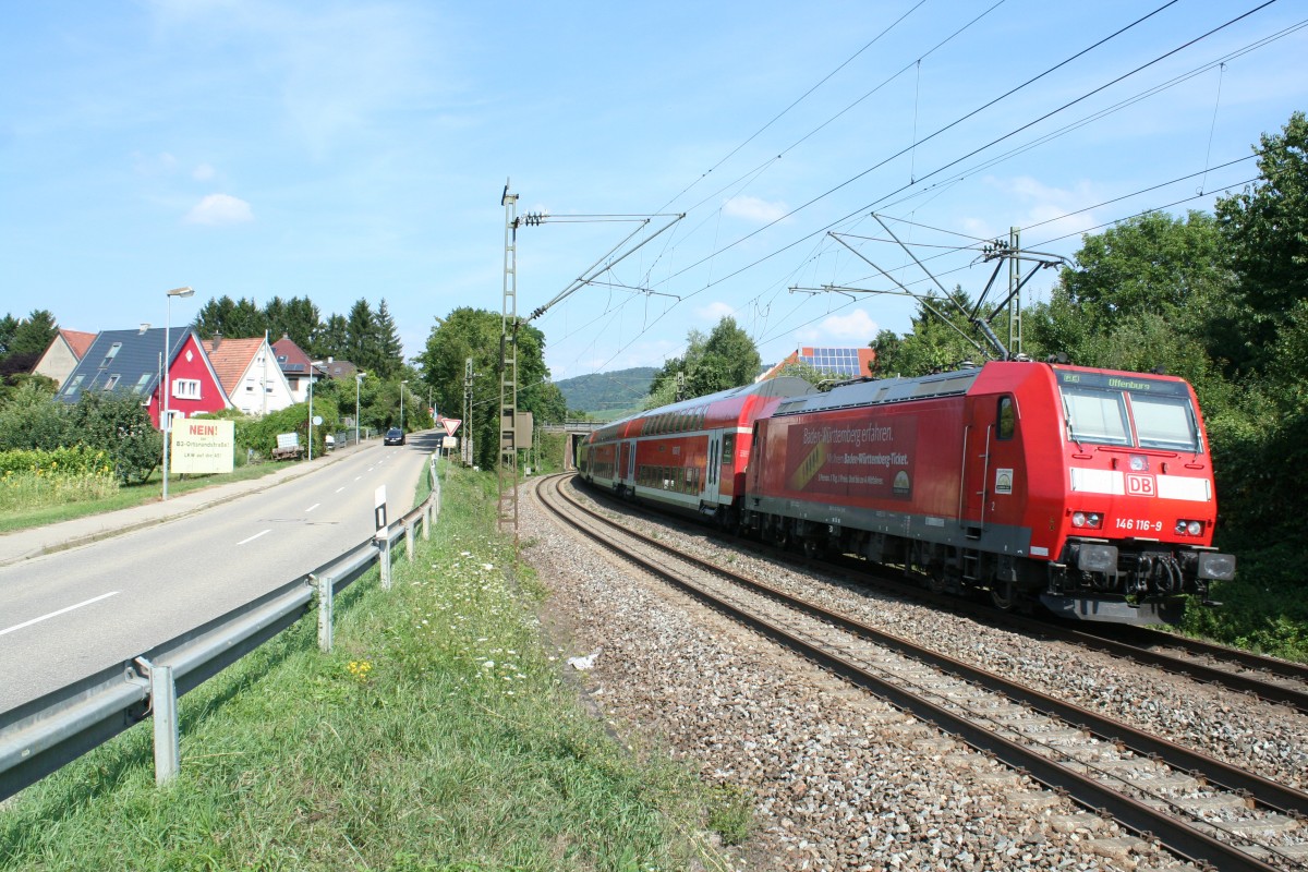146 116-9 mit einem RE nach Offenburg am 15.08.13 kurz vor dem Halt in Schallstadt.