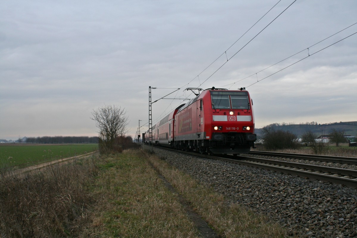 146 116-9 mit einer RB von Offenburg nach Neuenburg (Baden) am Nachmittag des 29.01.14 bei Hgelheim.
