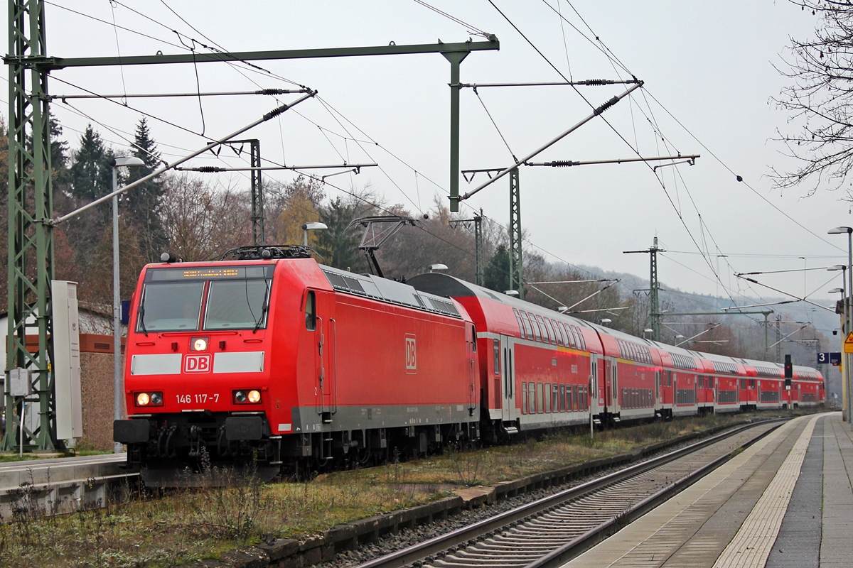146 117-7 als RE 4159 von Kassel HBF nach Frankfurt a. M. 27.11.2013 Baunatal-Guntershausen