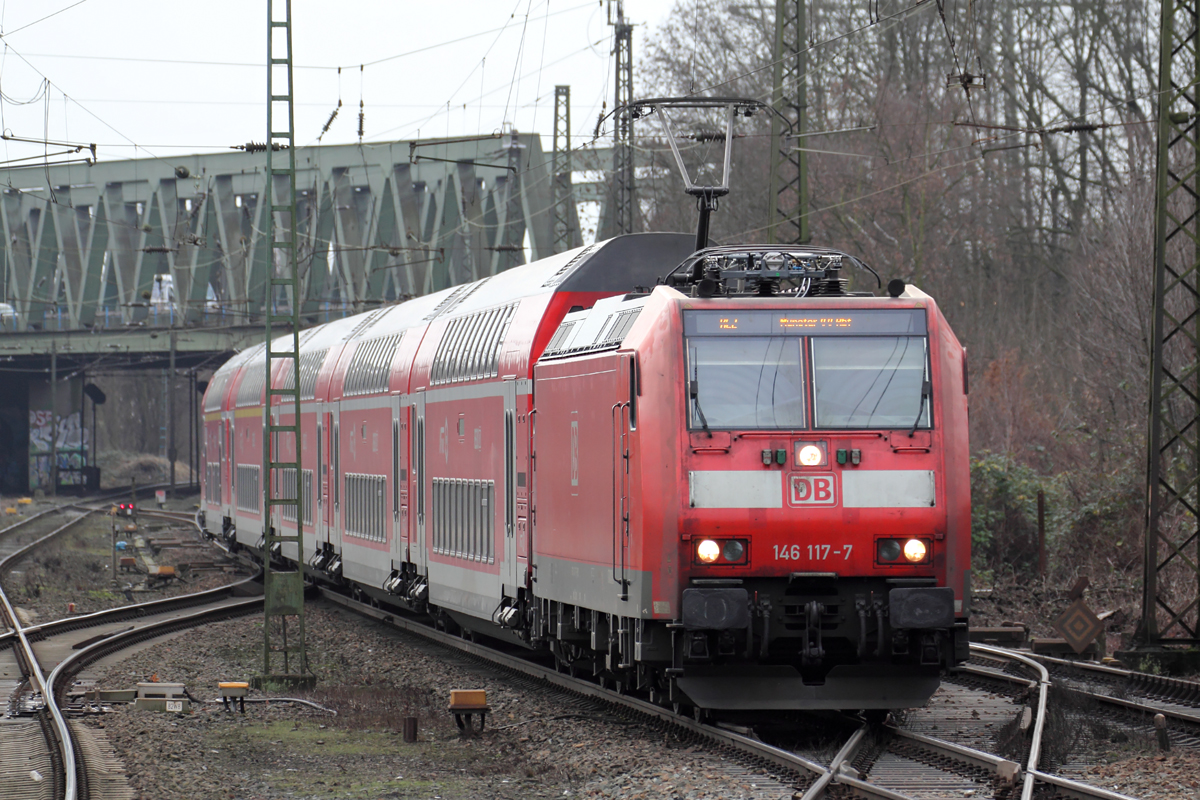 146 117-7 mit RE 2 nach Münster(Westf.) Hbf. durchfährt Recklinghausen-Süd 23.12.2016
