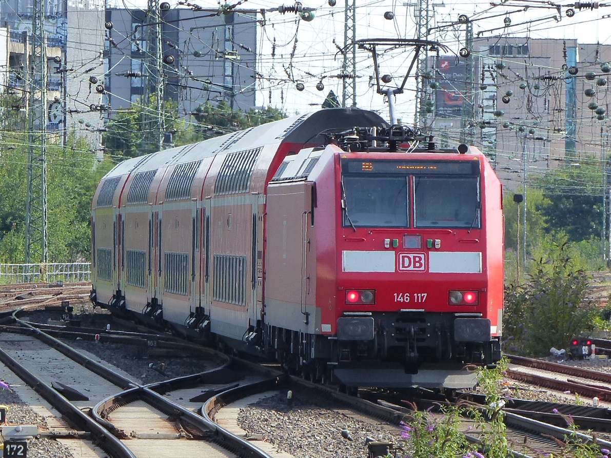 146 117 verlässt Münster Hbf mit RE2 nach Düsseldorf, 02.08.2022