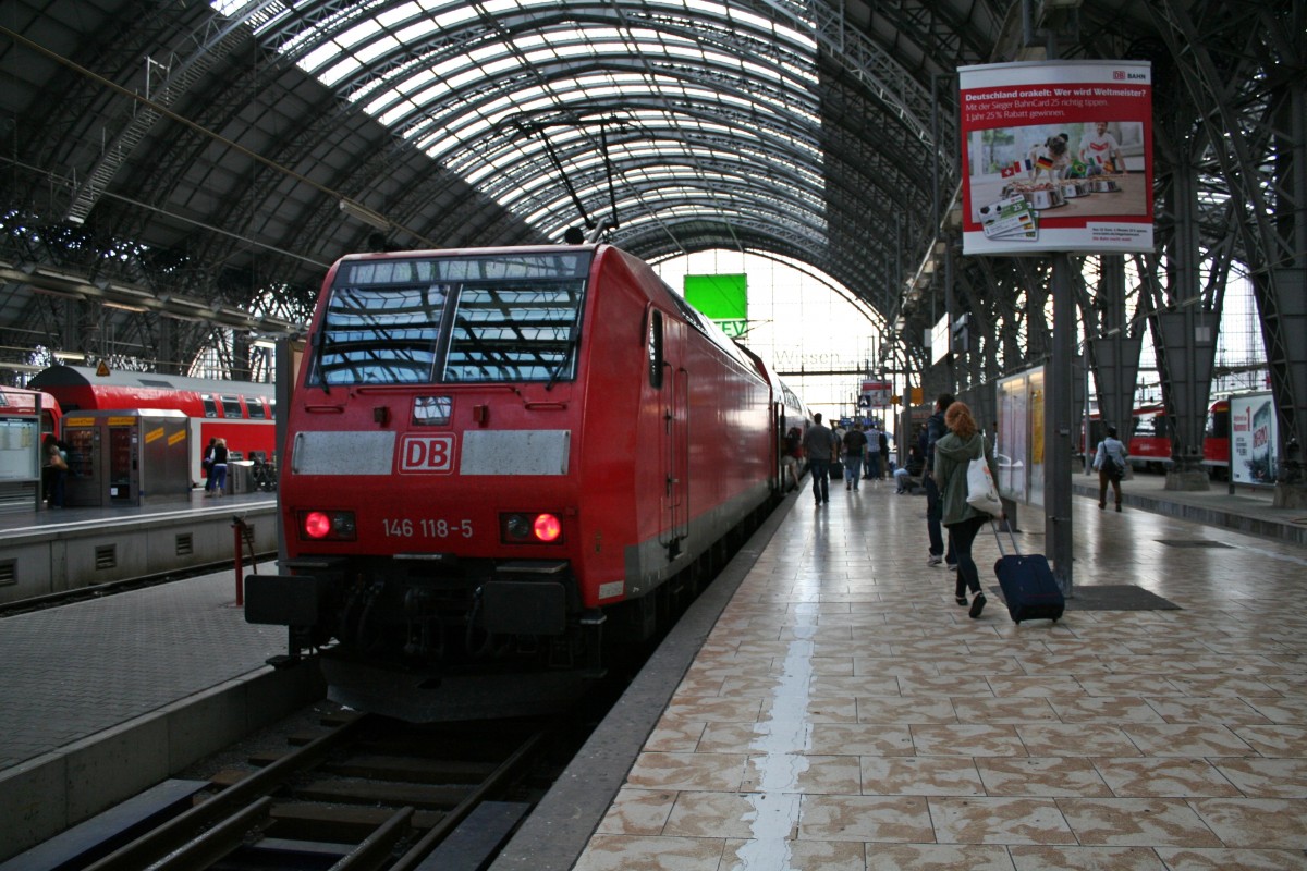 146 118-5 mit dem RE 4164 nach Kassel Hbf am Abend des 20.06.14 abfahrbereit in Frankfurt (Main) Hbf.