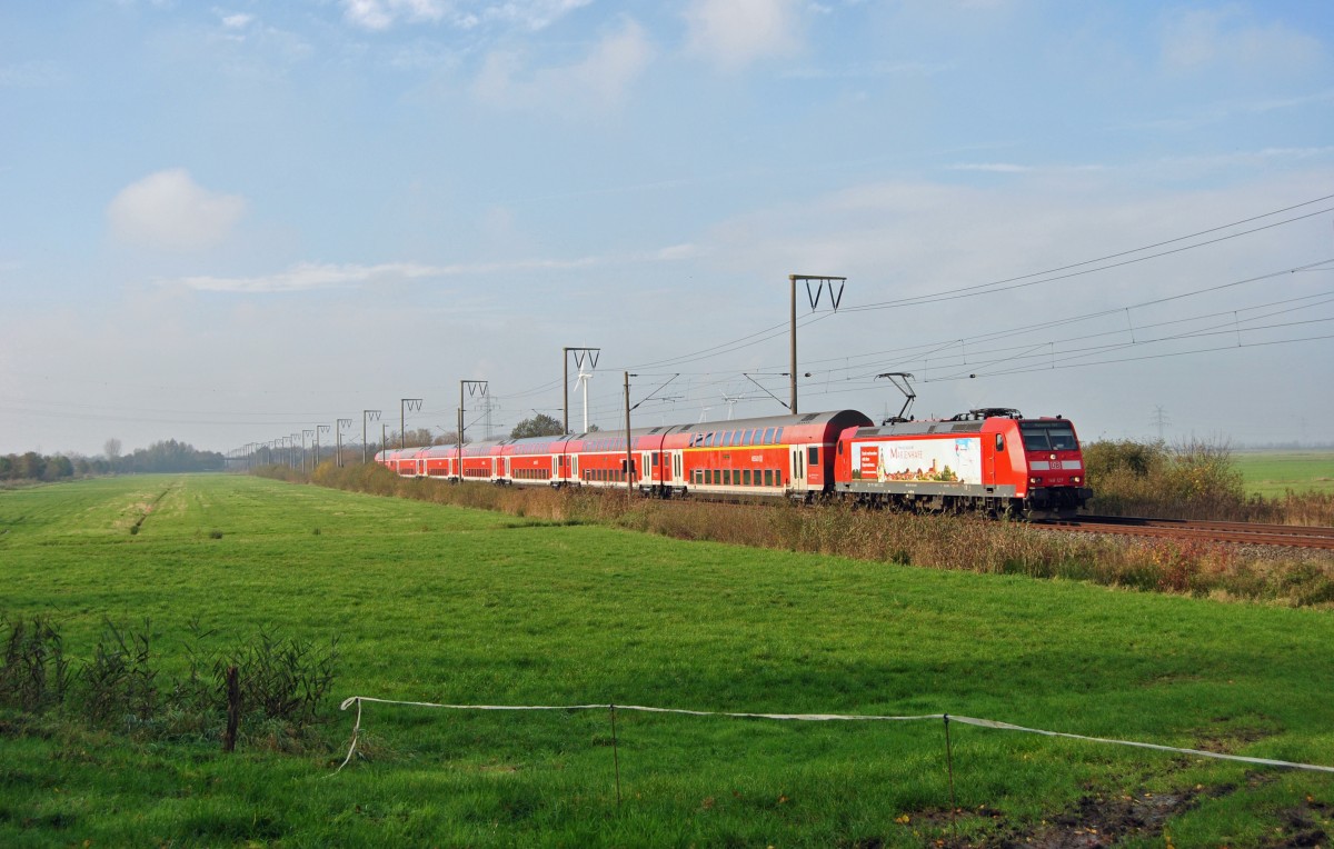 146 127 fuhr am 05.11.2014 mit einem RE von Norddeich Mole nach Hannover, hier bei Petkum.