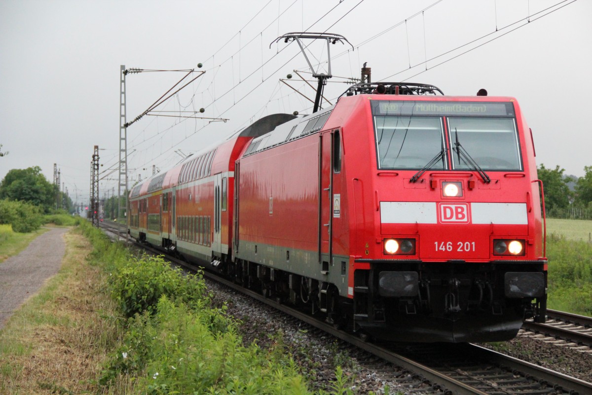 146 201-9 hat mit ihrer RB nach Müllheim (Baden) Denzlingen verlassen. 18.06.2015