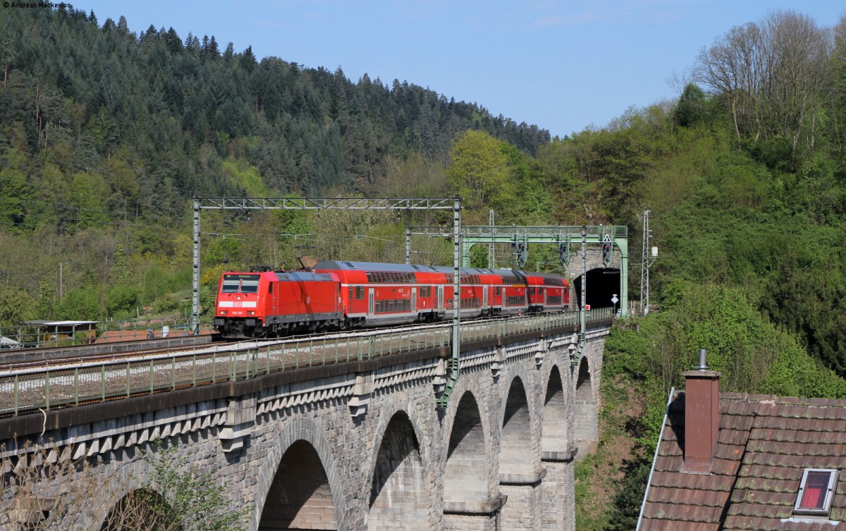 146 201-9 mit dem IRE 5315 (Karlsruhe Hbf-Konstanz) in Hornberg 23.4.14