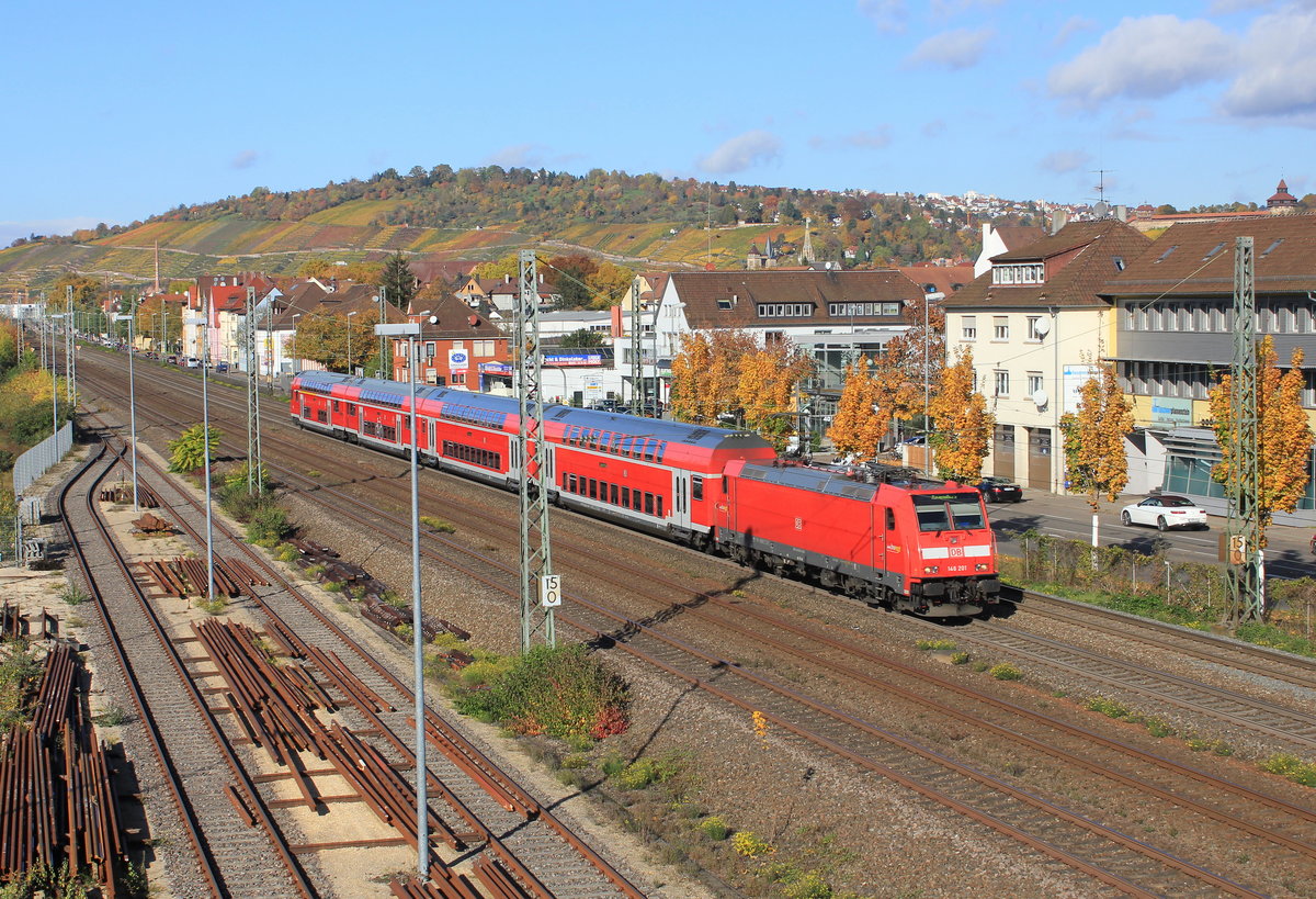 146 201 mit RE 4213 Stuttgart-Ravensburg am 27.10.2020 in Oberesslingen. 