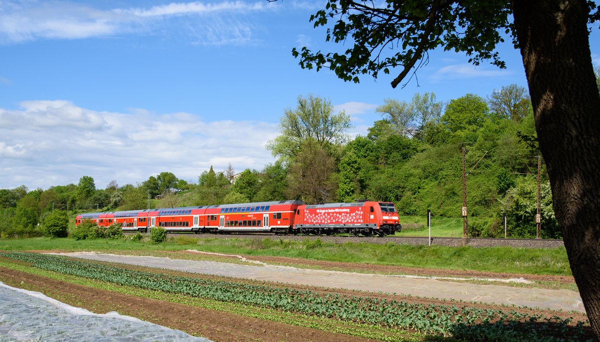146 209 mit IRE 4213 nach Lindau.Aufgenommen bei Reichenbach an der Fils am 13.5.2017.