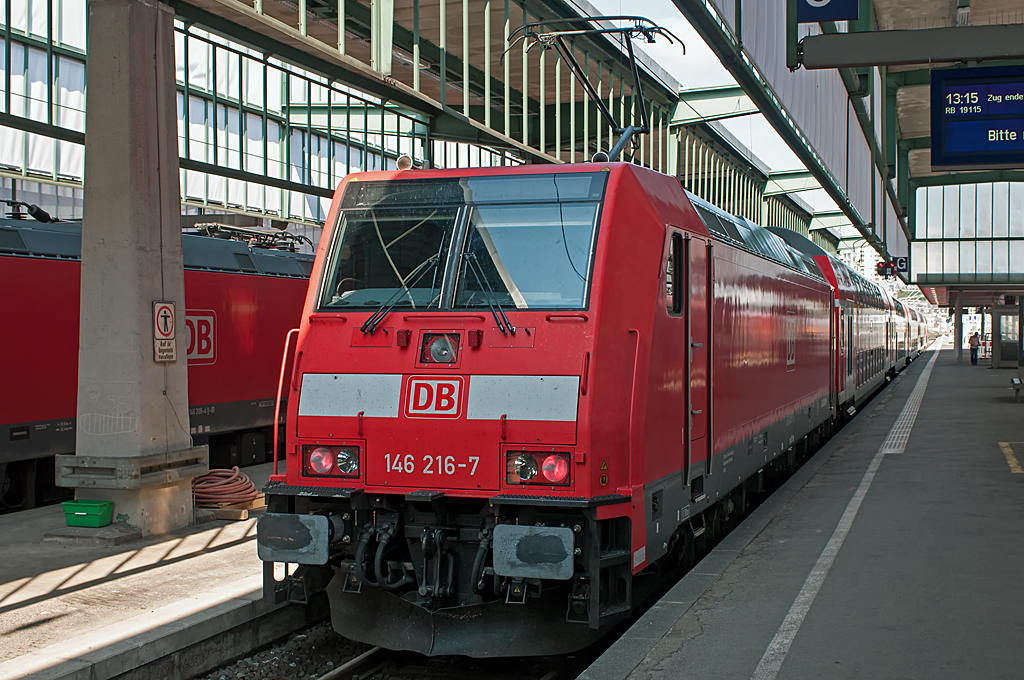146 216-7 ( 91 80 6146 216-7 D-DB ), Bombardier Transportation GmbH, [D]-Kassel 34047, Baujahr 2005, Eigentümer: DB Regio AG - Region Baden-Württemberg,  Fahrzeugnutzer: DB ZugBus Regionalverkehr Alb-Bodensee GmbH, [D]-Ulm, Bh Ulm,  07.09.2013, Stuttgart Hbf