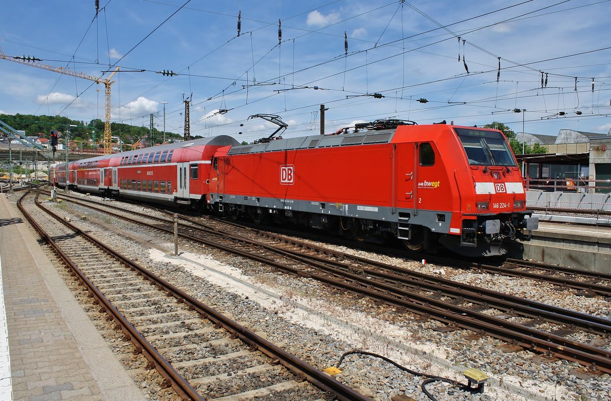 146 224-1 erreicht am 01.06.2019 mit der RB19239 von Geislingen(Steige) den Ulmer Hauptbahnhof.
