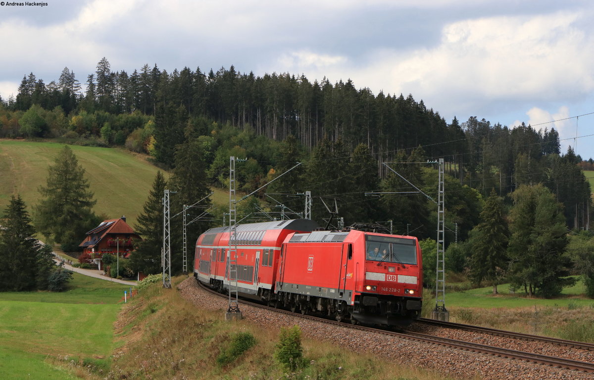 146 228-2  St.Georgen(Schwarzw)  mit dem RE 4723 (Karlsruhe Hbf-Konstanz) bei St.Georgen 22.9.20