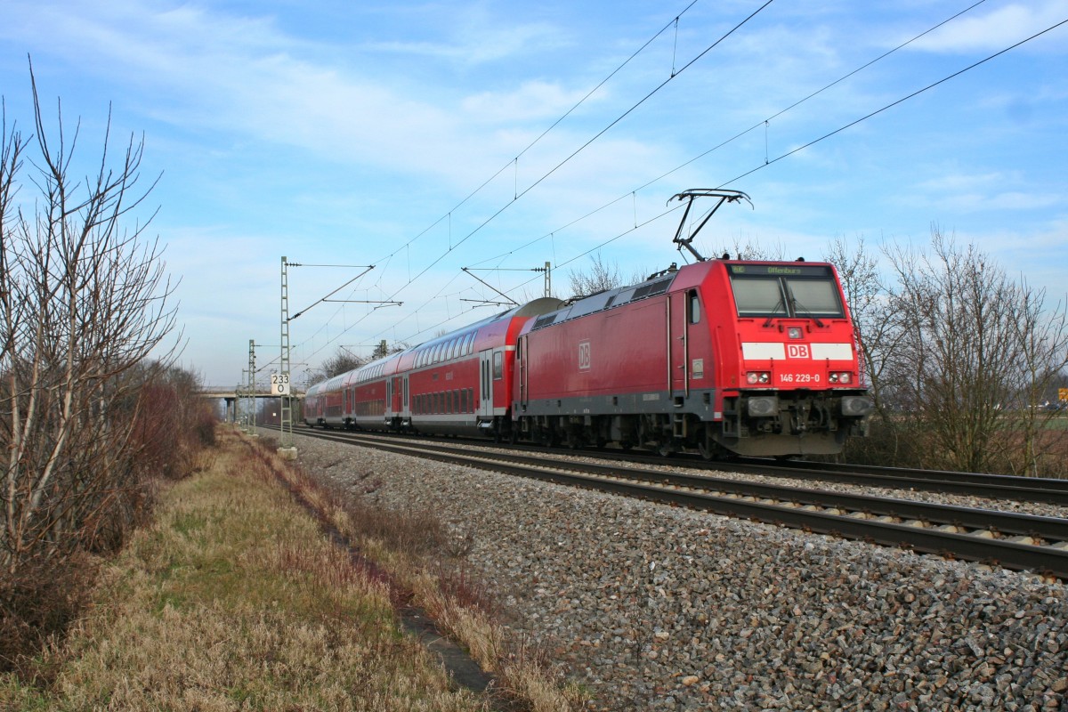 146 229-0 brachte am Nachmittag des 18.01.14 einem RE von Basel ber Freiburg (Breisgau) Hbf nach Offenburg. Hier konnte ich den Zug bei Buggingen aufnehmen.