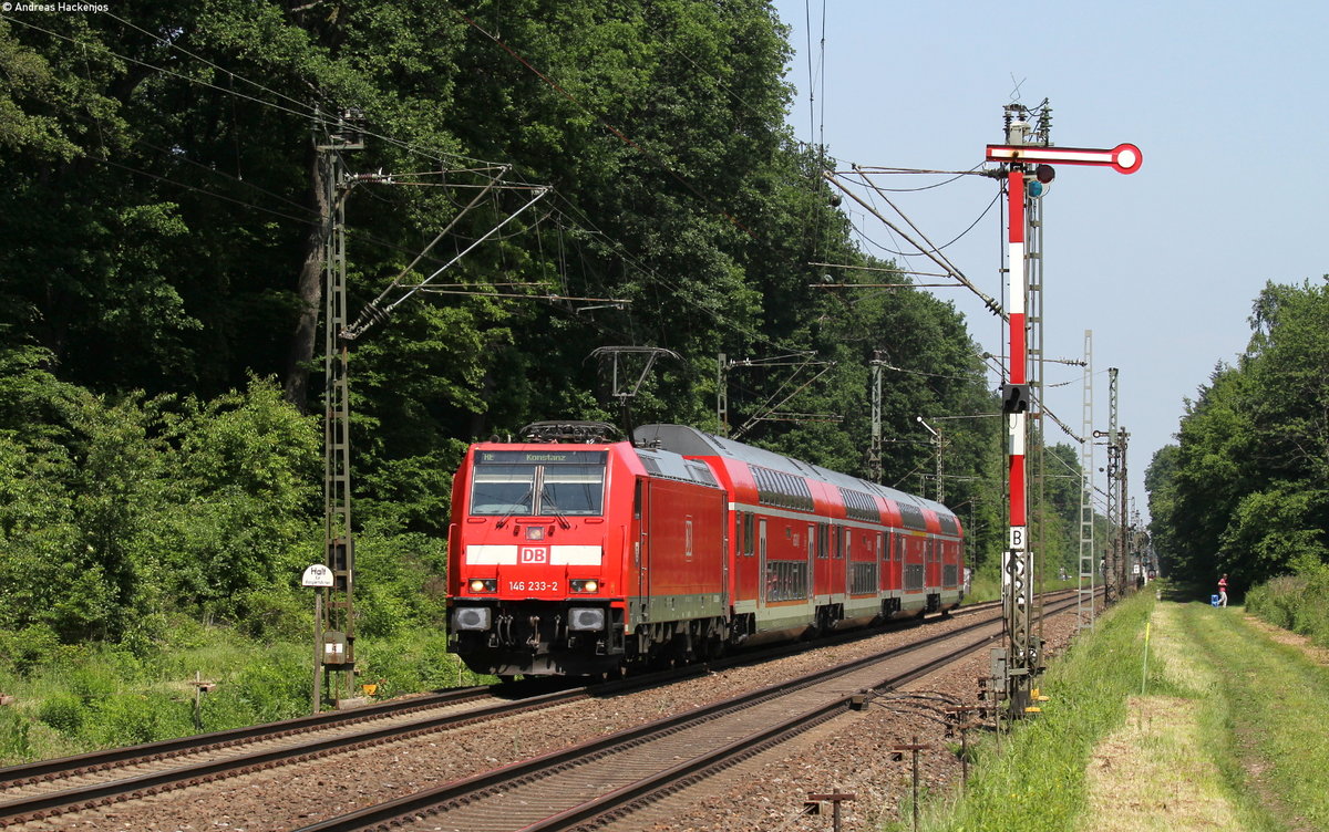 146 233-2  Donaueschingen  mit dem RE 78929 (Karlsruhe Hbf-Hausach) bei Forchheim 18.5.18