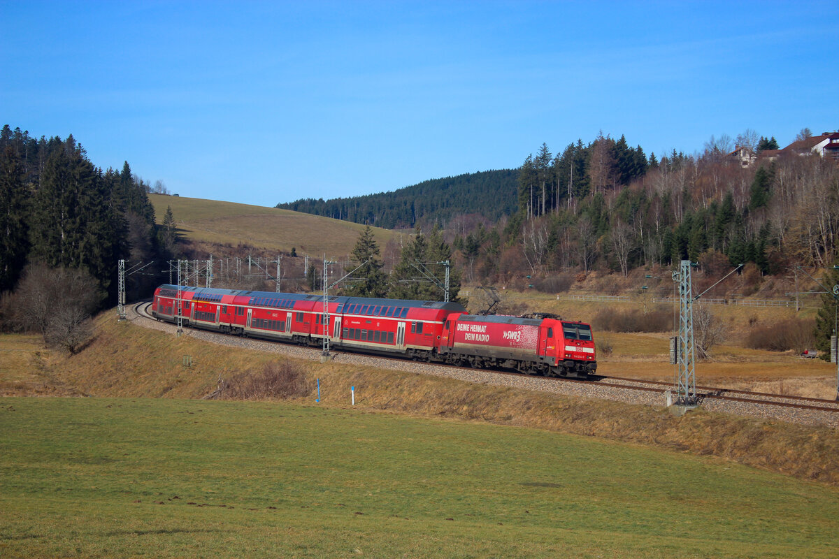 146 234-0 mit dem RE2 nach Konstanz 
(Karlsruhe Hbf-Konstanz) in St.Georgen (20.02.23)