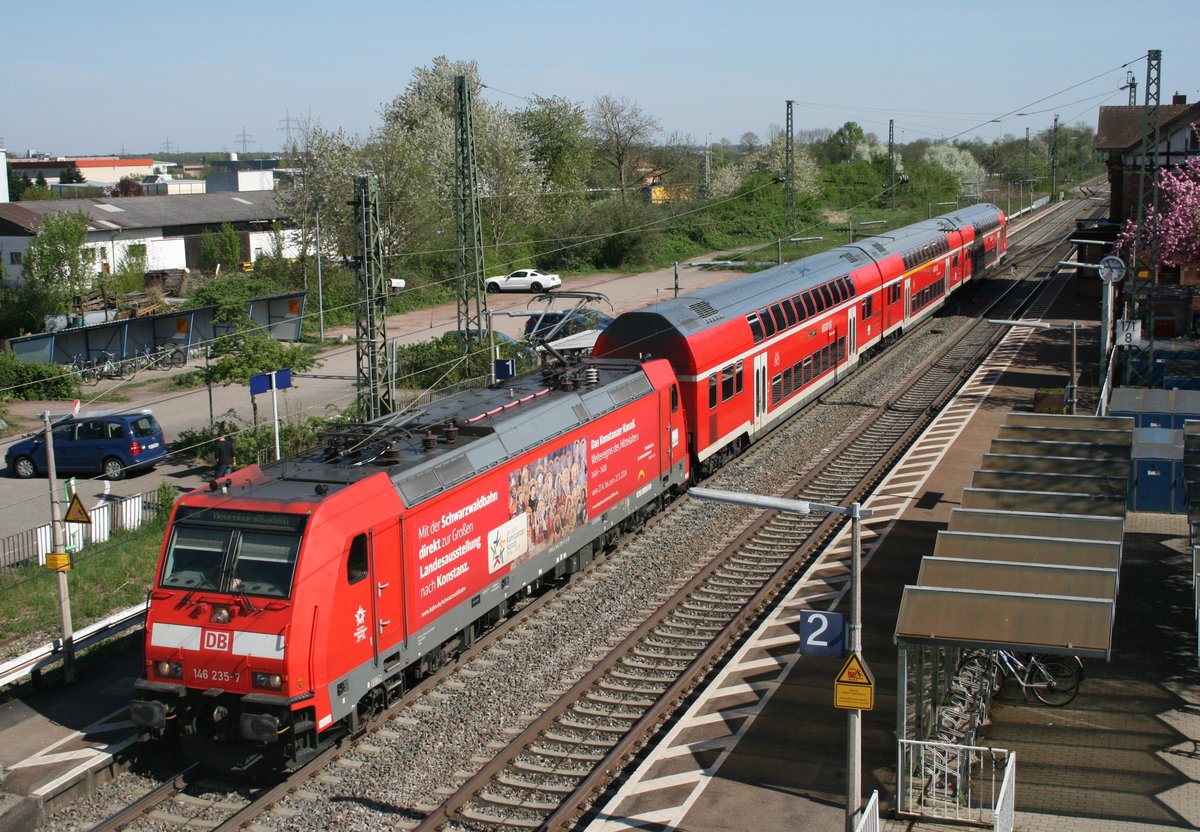 146 235 mit RB 26565 (Offenburg–Neuenburg [Baden]) am 19.04.2015 in Orschweier