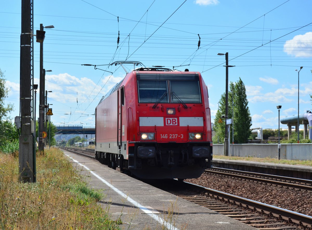 146 237-3 fährt durch Erfurt Ost gen Norden. 

Erfurt 10.08.2018