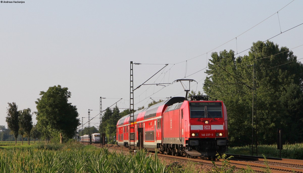 146 237-3  Karlsruhe  mit der RB 26585 (Offenburg-Müllheim(Baden)) bei Riegel 1.8.14