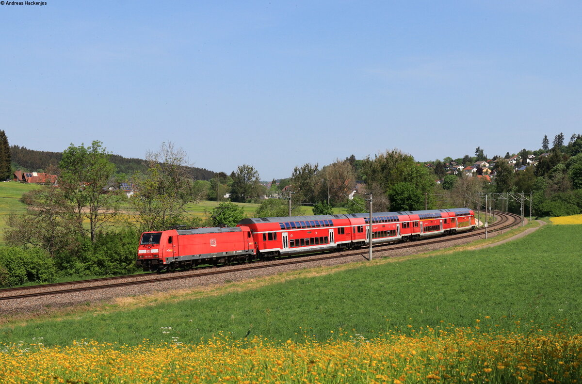 146 238-1 mit dem RE 4719 (Karlsruhe Hbf - Konstanz) bei Grüningen 20.5.22