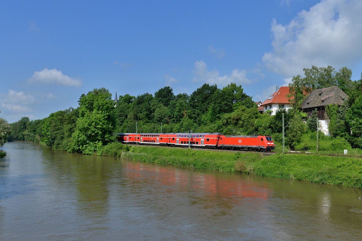 146 243 mit einem RE am 10.06.2016 bei Volkmannsdorf. 