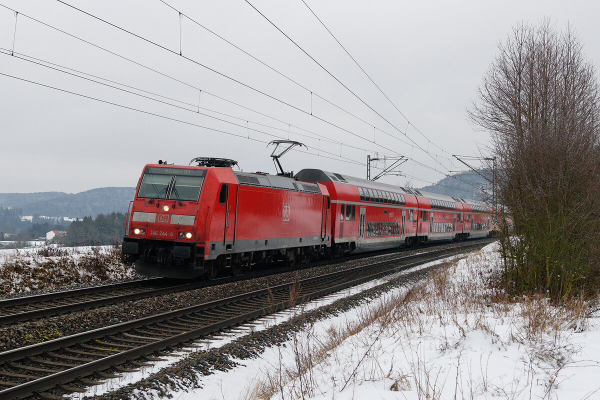 146 244 DB Regio mit dem RE 4858 (München Hbf - Nürnberg Hbf) bei Parsberg, 23.01.2021