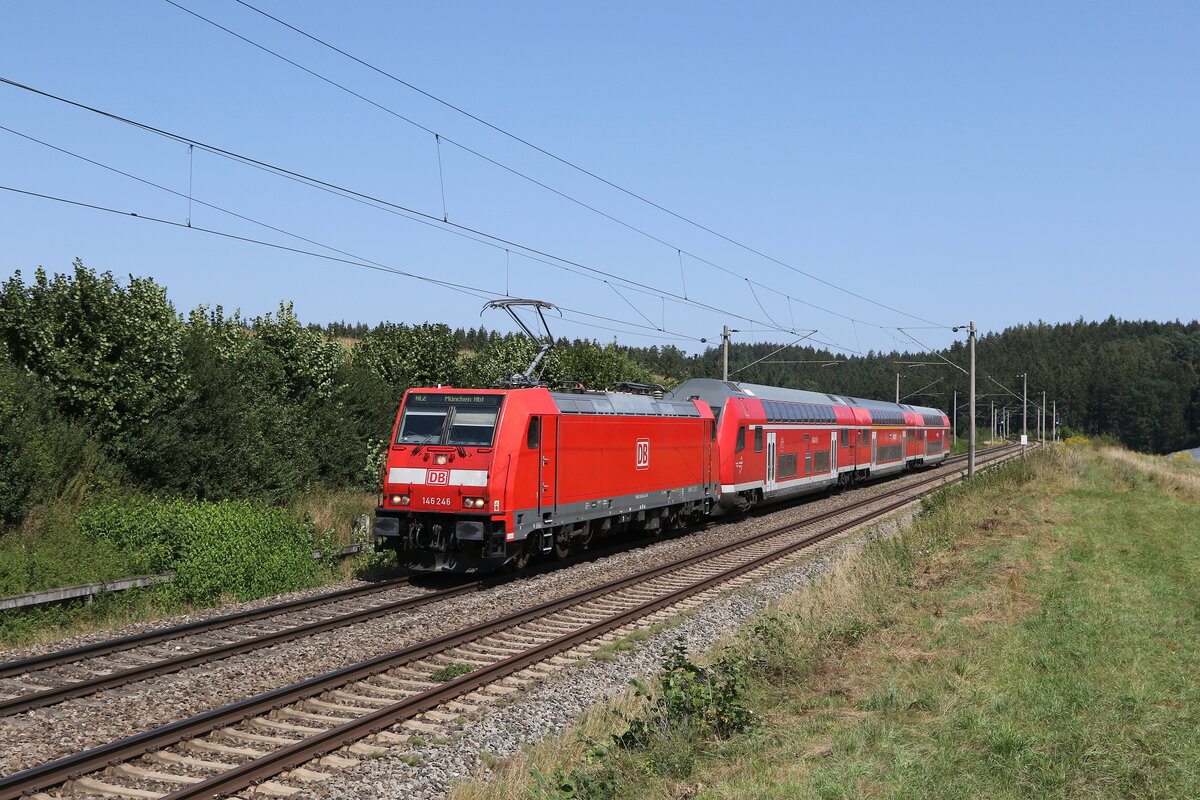 146 245 aus Regensburg kommend am 24. August 024 bei Artlkofen.