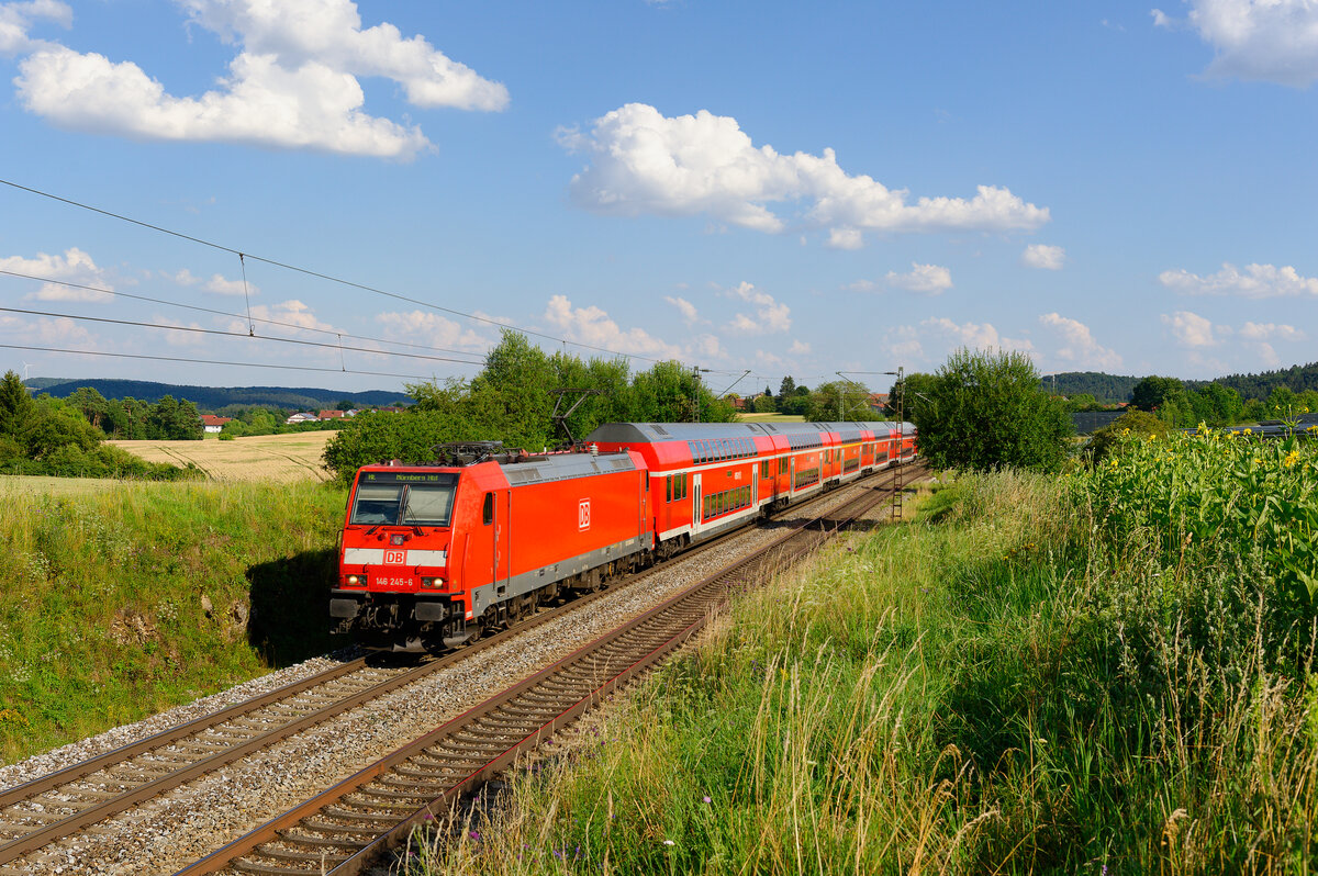 146 245 DB Regio mit RE 4860 (München Hbf - Nürnberg Hbf) bei Parsberg, 20.07.2020