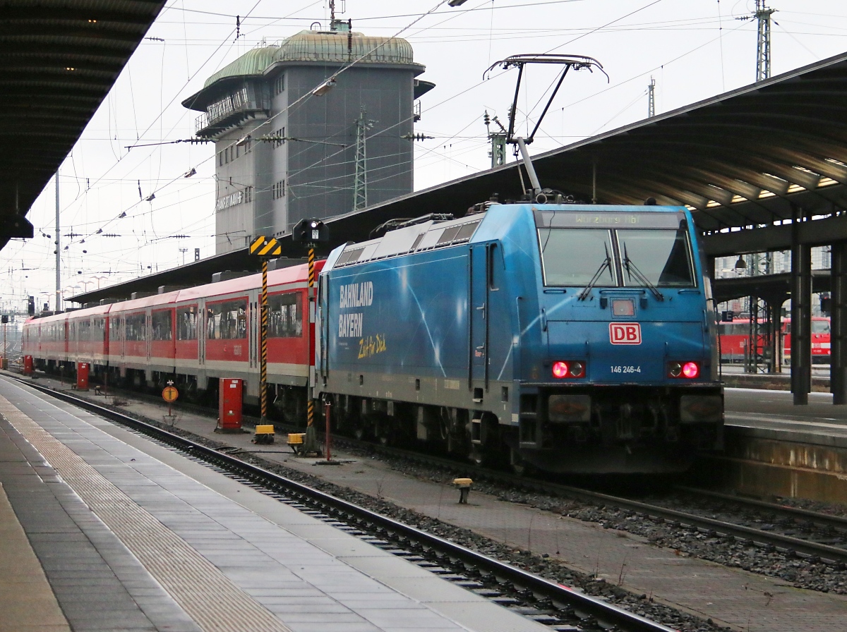 146 246-4 mit Regionalzug bei der Abfahrt aus dem Frankfurter Hauptbahnhof. Aufgenommen am 02.01.2015.