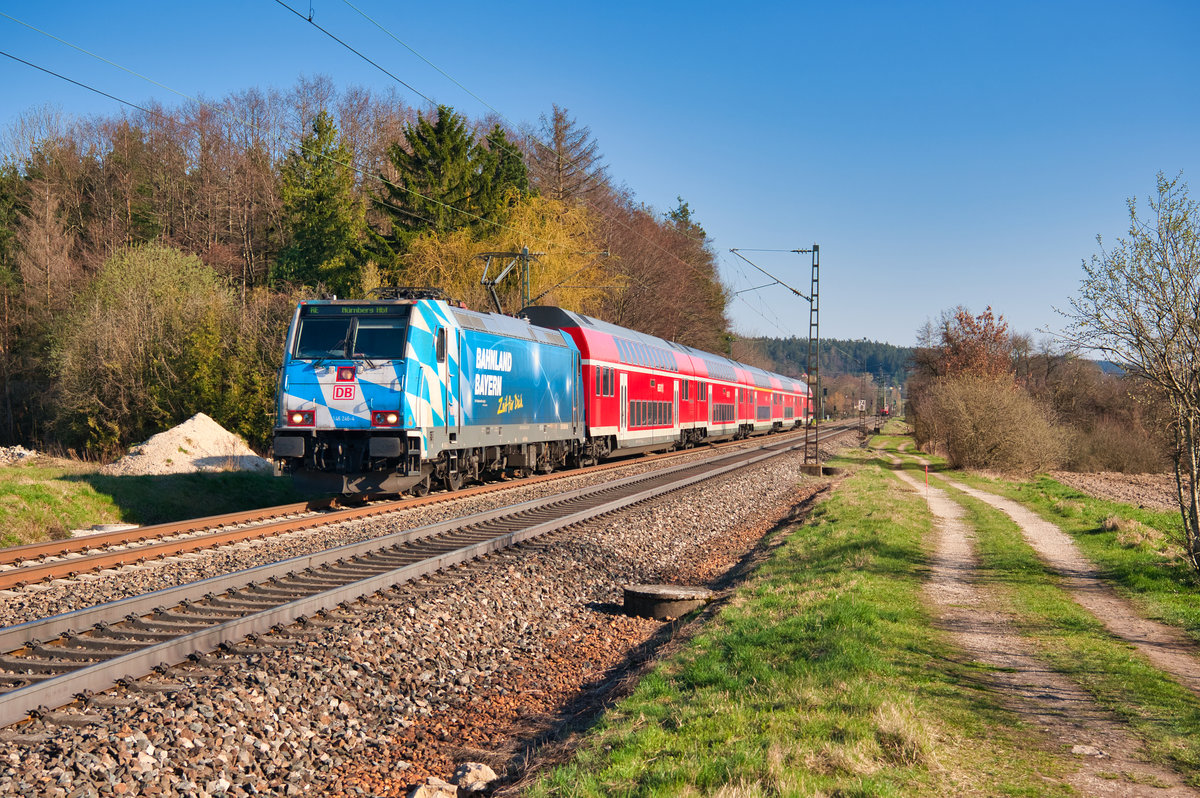 146 246  Bahnland Bayern  mit RE 4860 (München Hbf - Nürnberg Hbf) bei Postbauer-Heng, 24.03.2020
