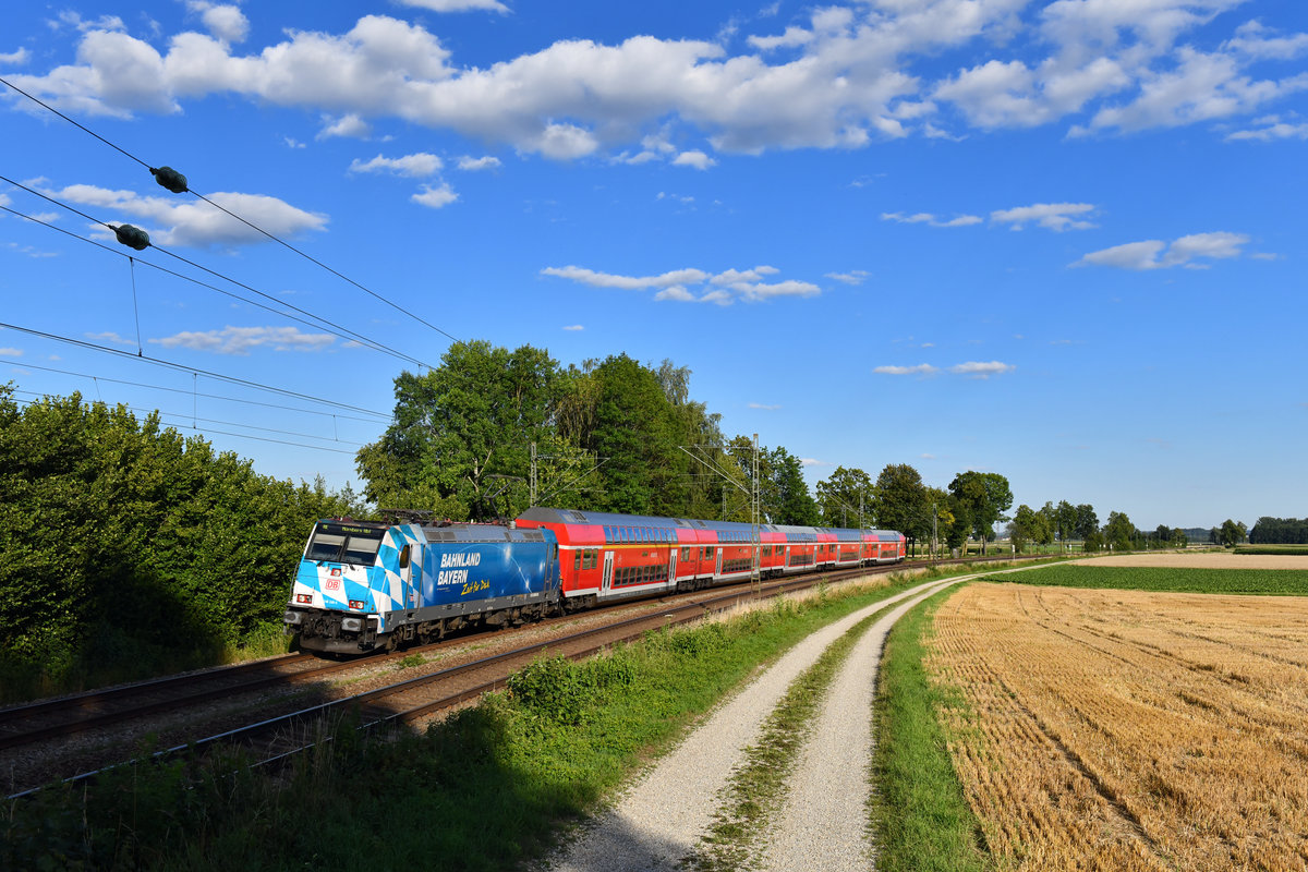 146 246 mit einem RE am 01.07.2018 bei Langenisarhofen. 